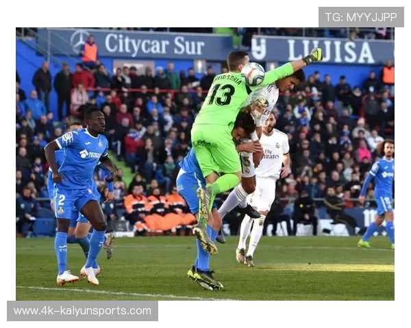 索里亚6扑难阻乌龙,赫塔菲门神徒劳无功 索里亚6扑难阻乌龙,赫塔菲门神徒劳无功